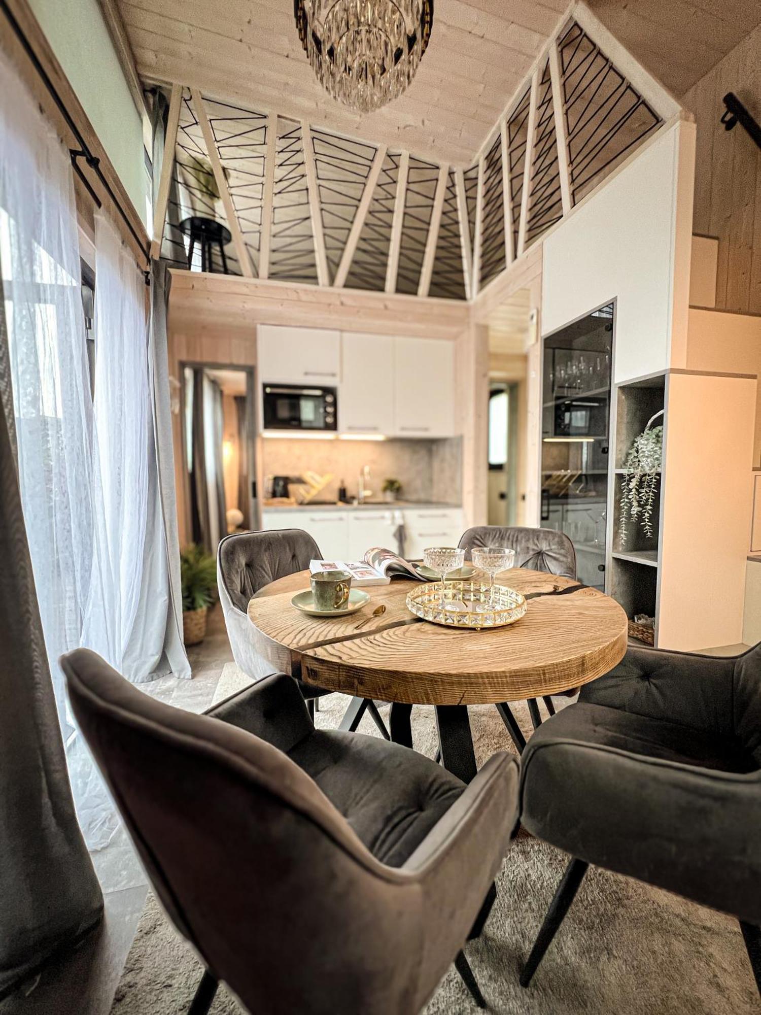 Ferienhaus Lakstigalas Charm